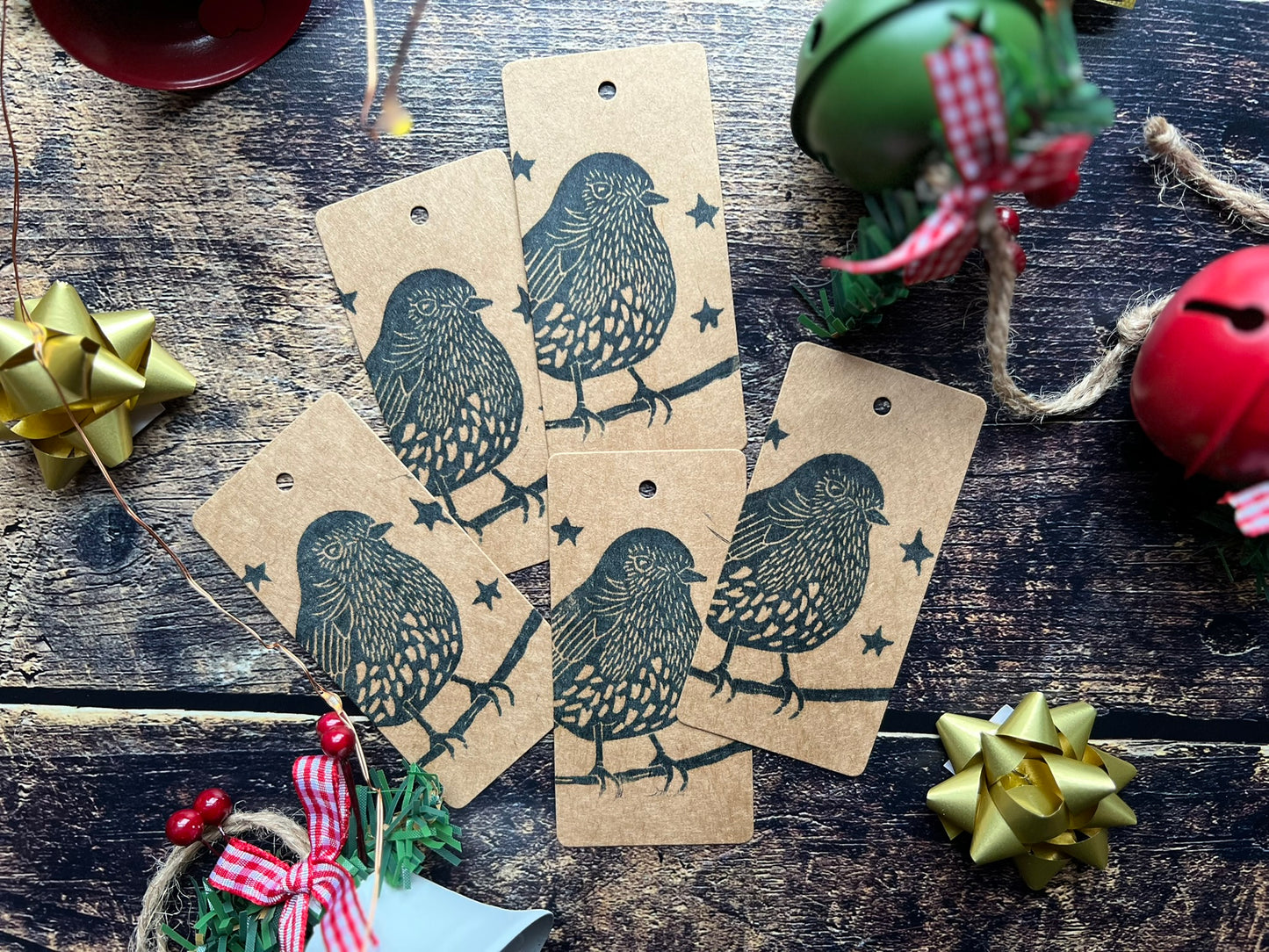 Robin gift tag on kraft paper